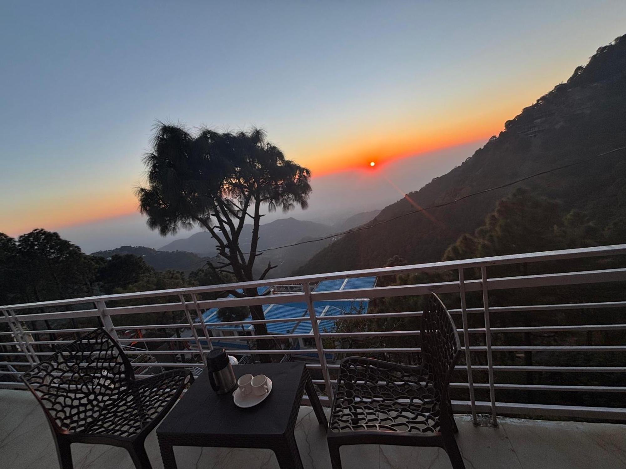 Humble Stay Villa Kasauli Buitenkant foto